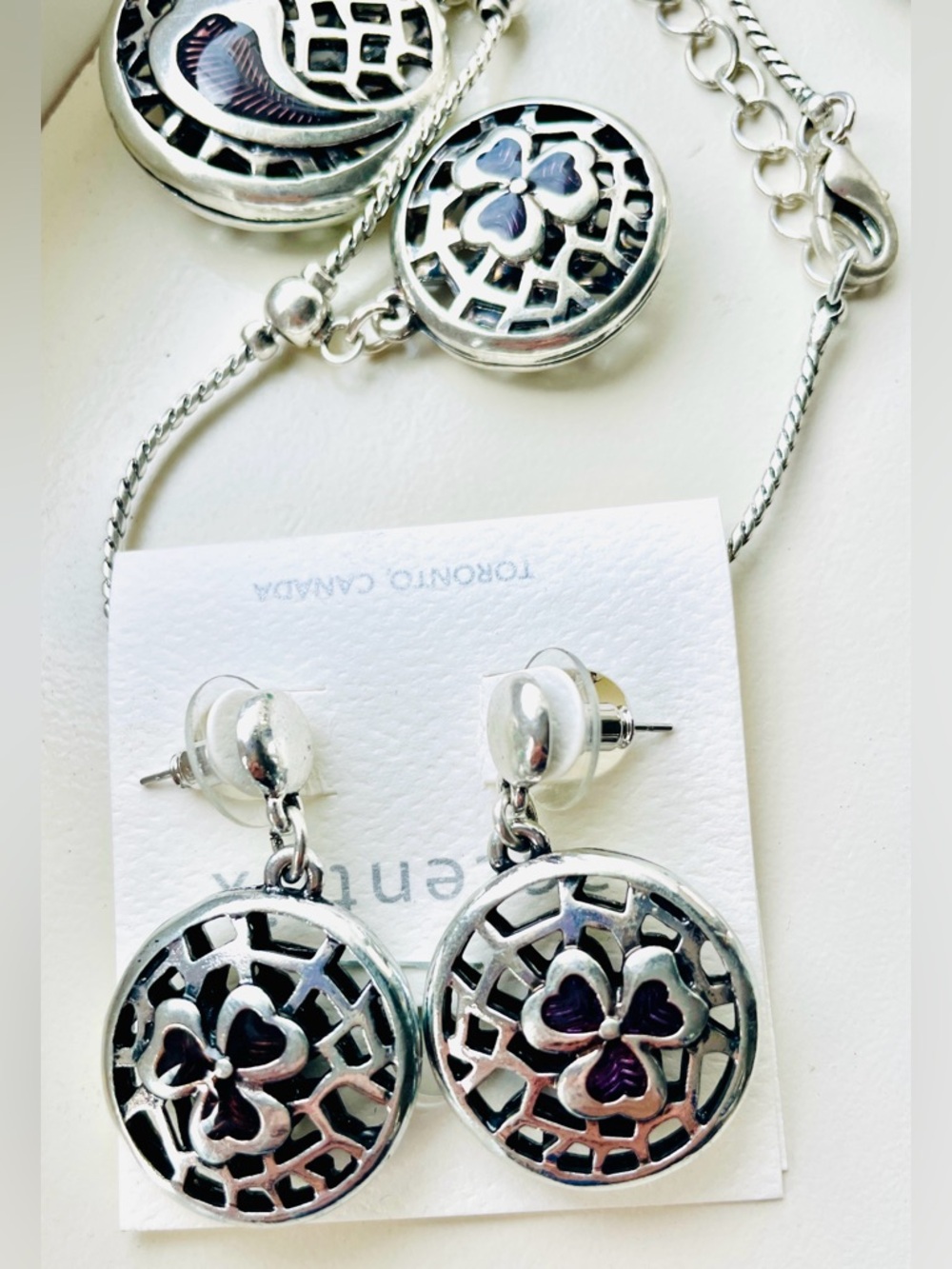 NEW Silver Tone Floral Pendant Necklace & Earrings Set - Picture 4 of 4